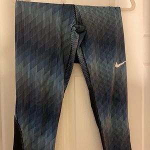 Nike cropped workout leggings.